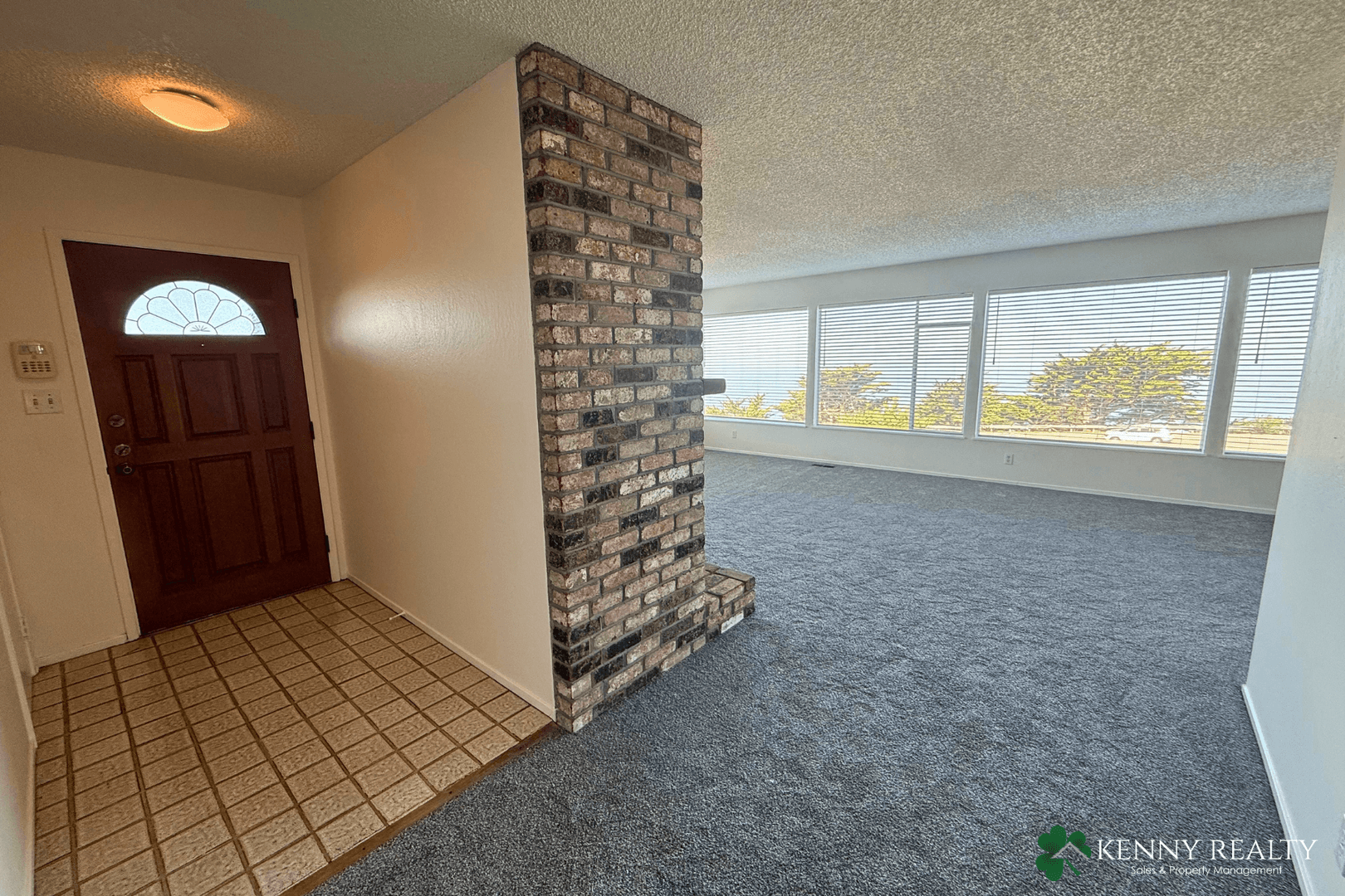 Pacifica House: 23 Holiday Court