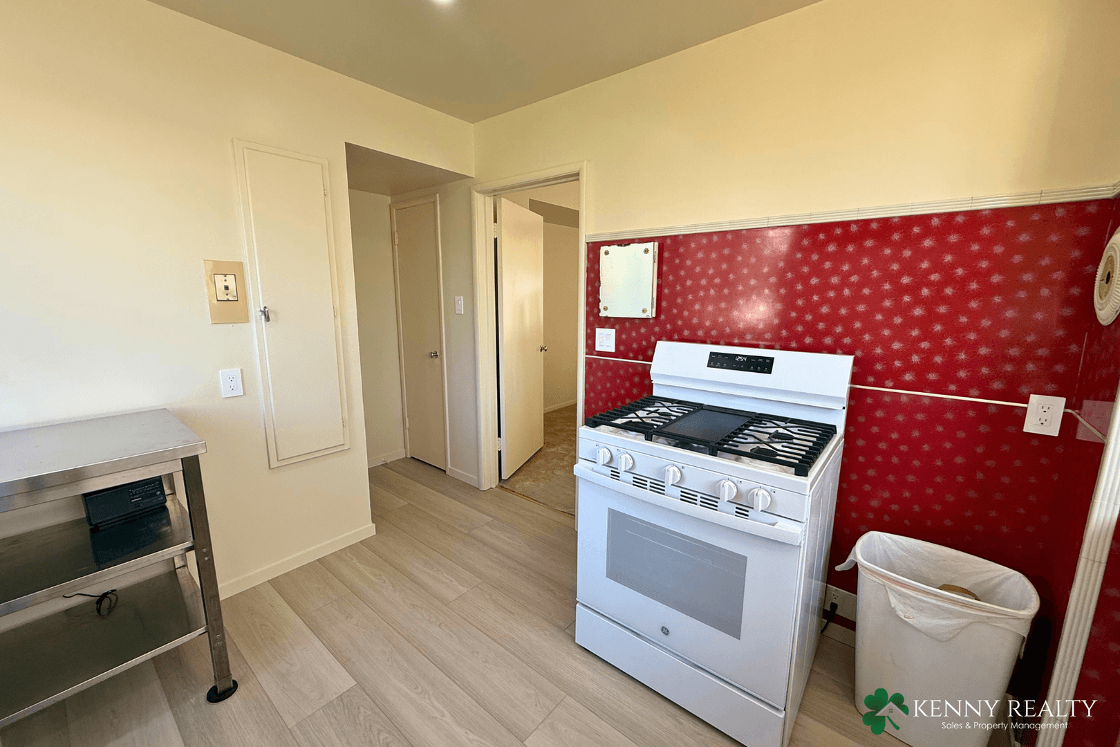 Daly City House: 654 N. Mayfair Ave
