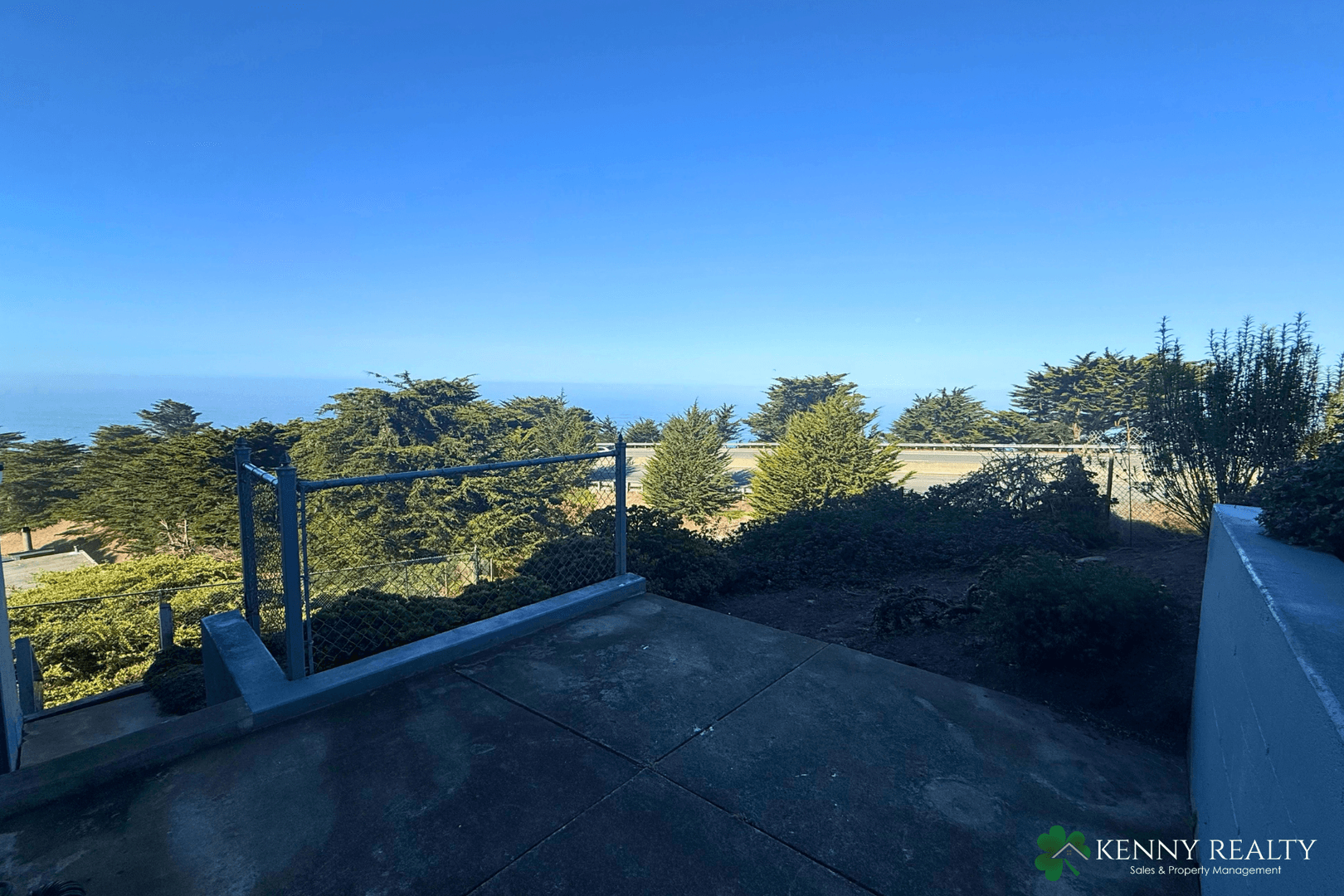 Pacifica House: 23 Holiday Court