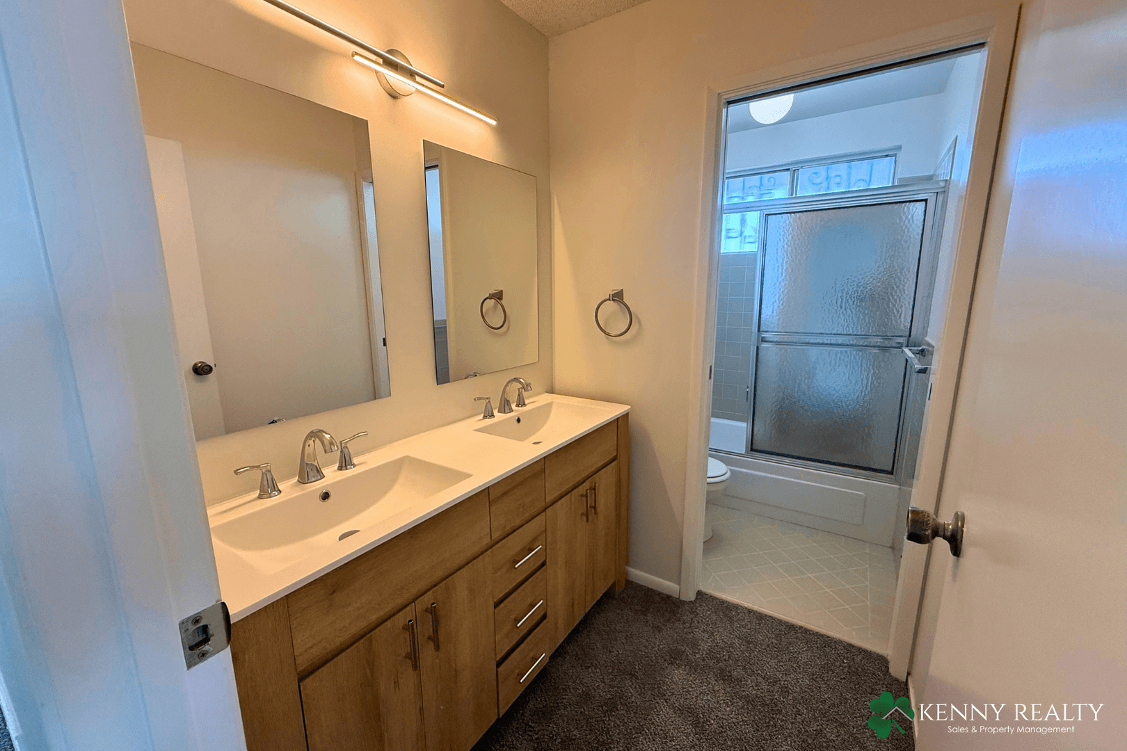 Pacifica House: 23 Holiday Court