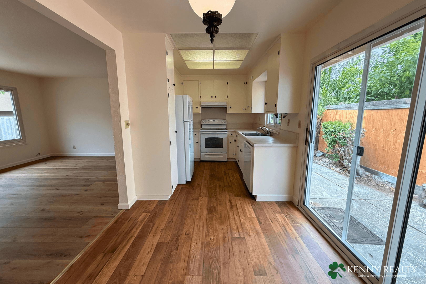 Millbrae House: 37 Willow Ave