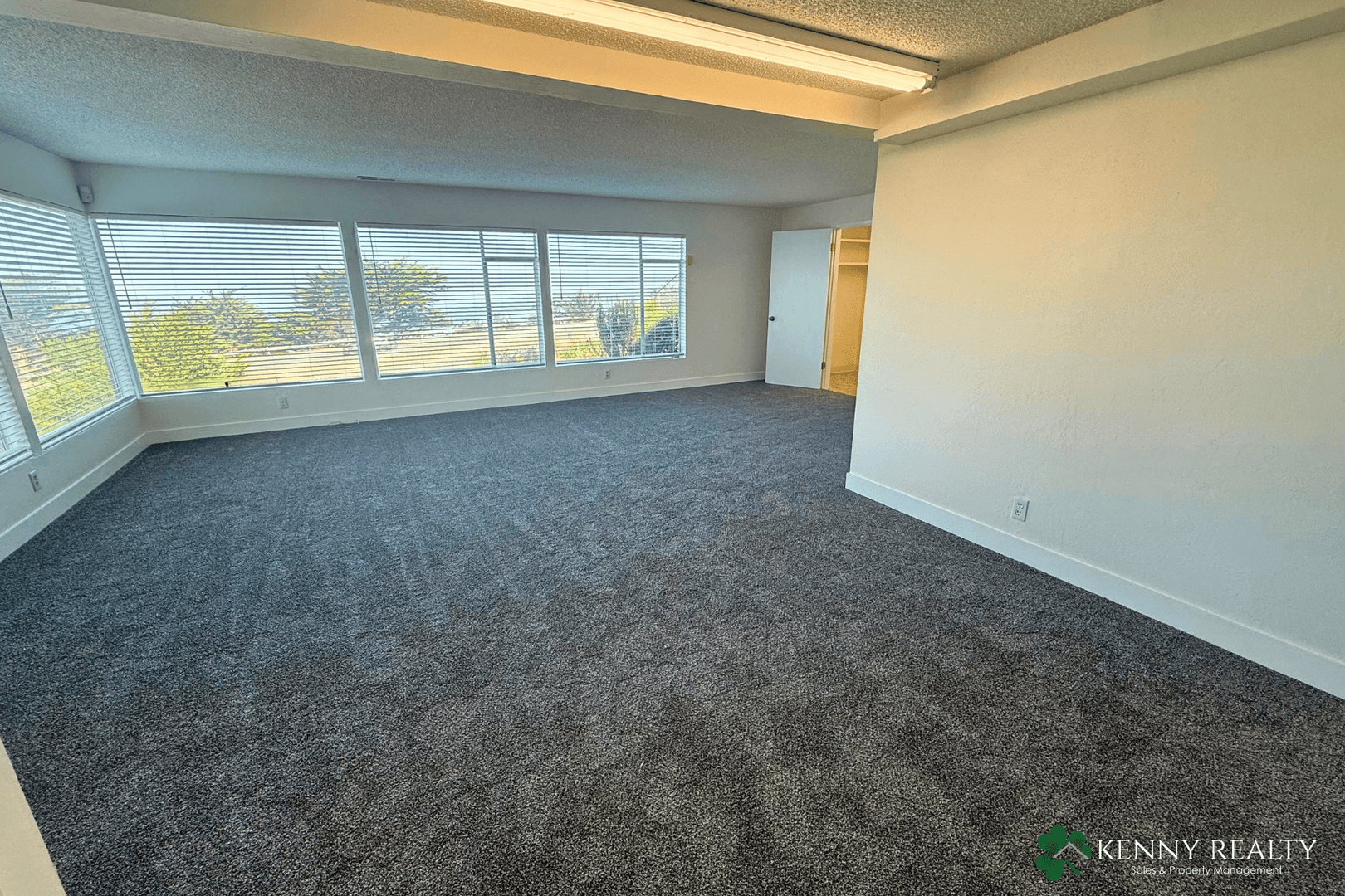 Pacifica House: 23 Holiday Court