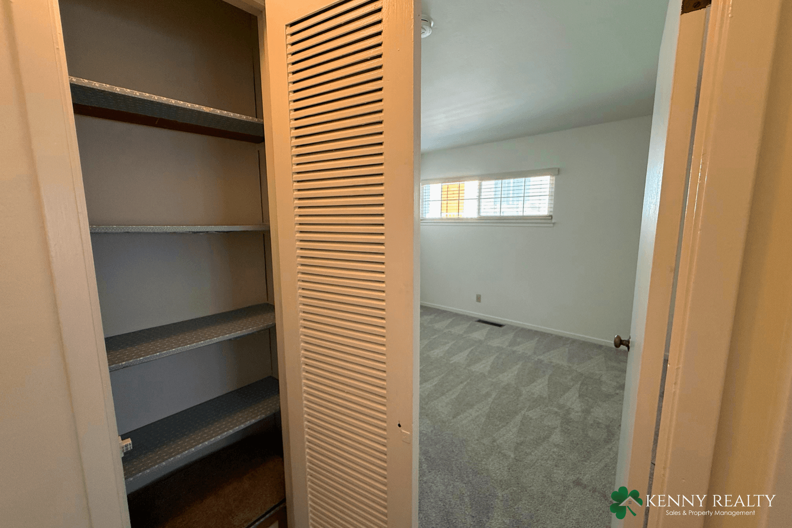 South San Francisco Apartment: 516 Railroad/ 517/519 1st Lane