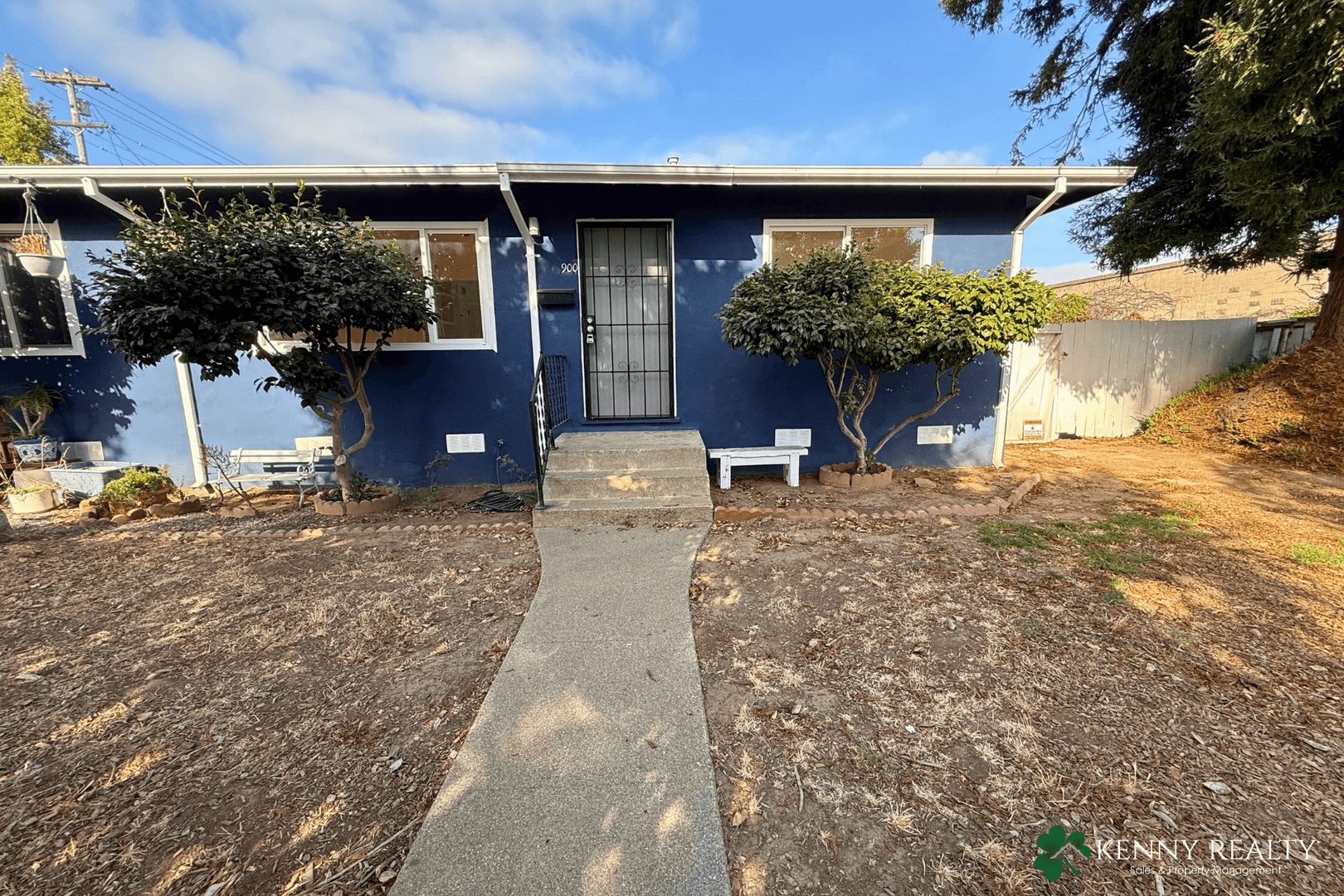 Burlingame House: 900 Larkspur Drive