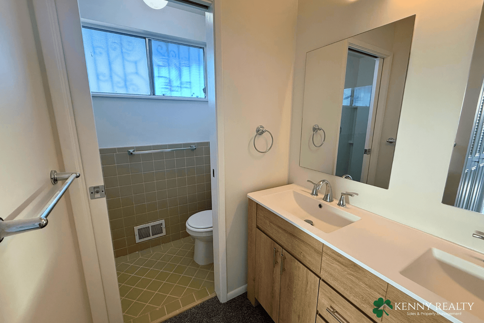 Pacifica House: 23 Holiday Court