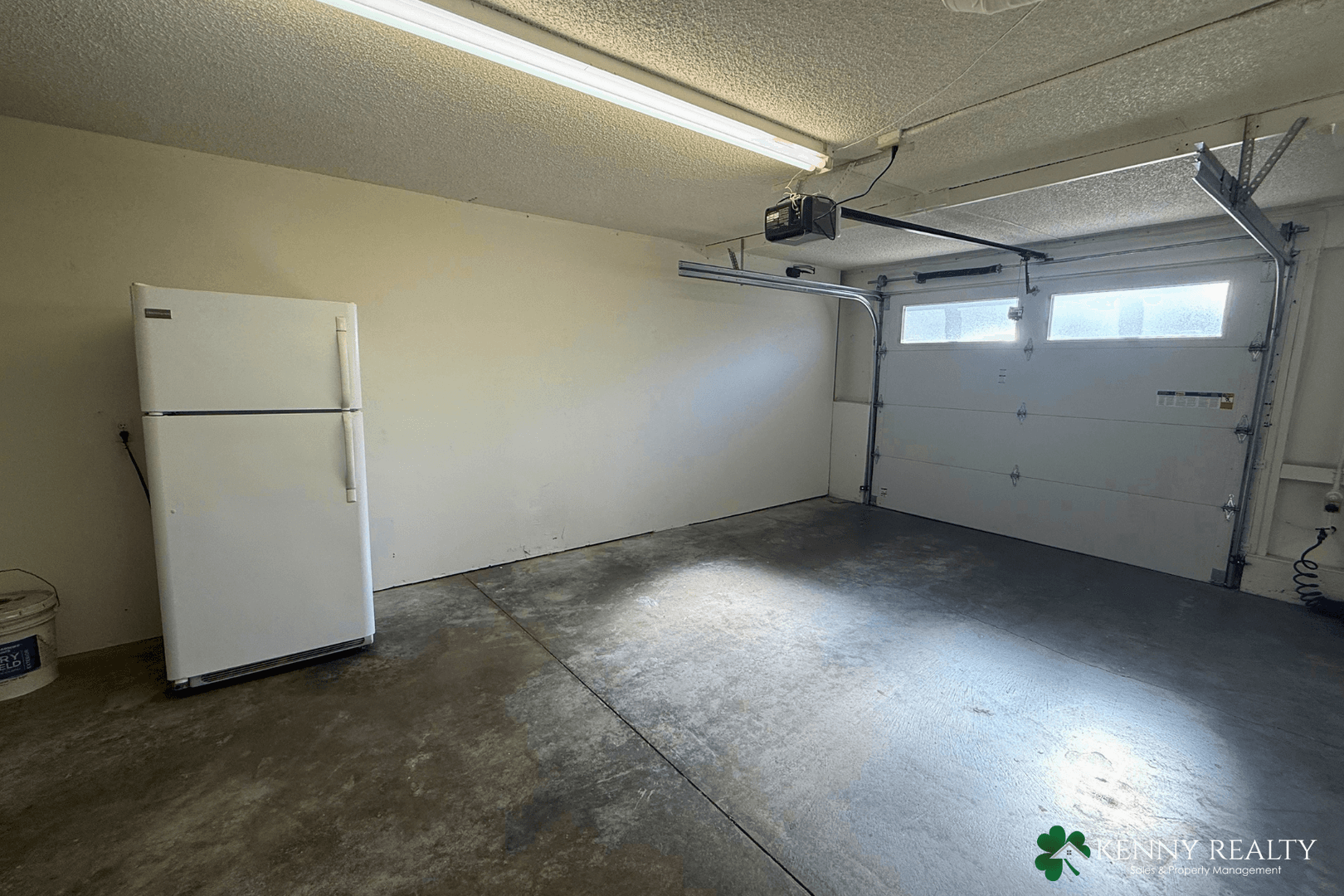 Pacifica House: 23 Holiday Court