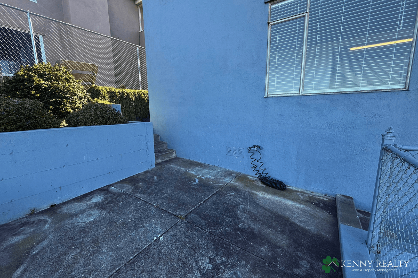 Pacifica House: 23 Holiday Court