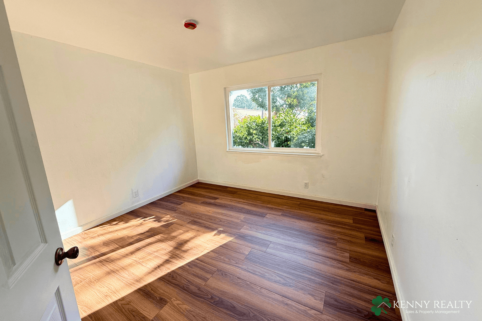 Burlingame House: 900 Larkspur Drive