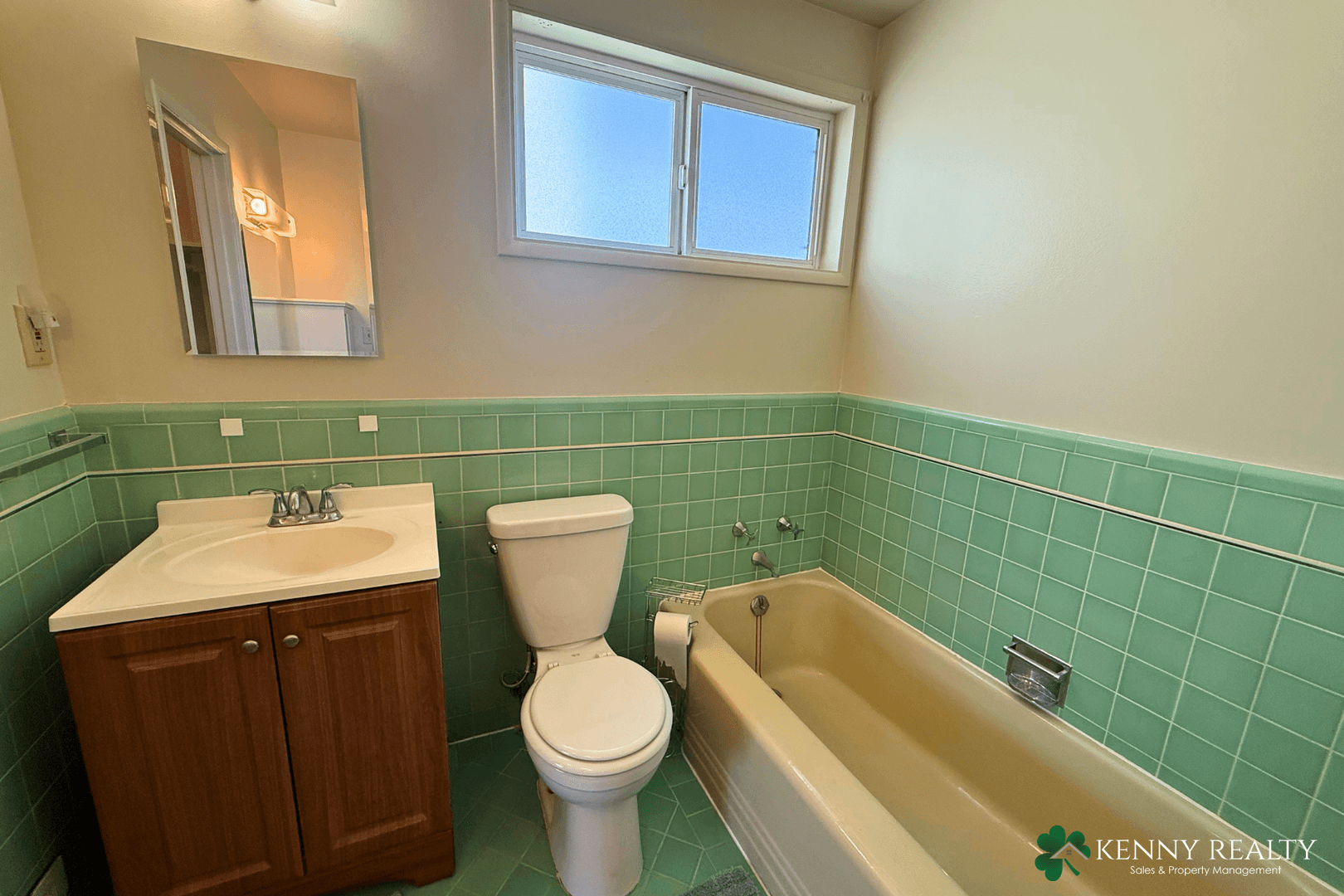 Daly City House: 654 N. Mayfair Ave
