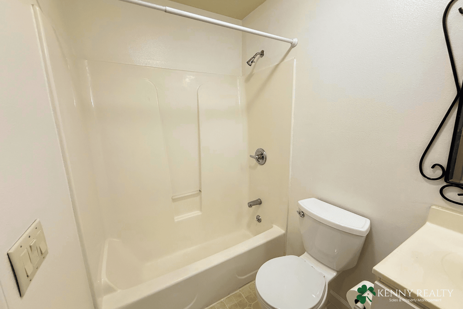 San Mateo Apartment: 401 S Norfolk St.