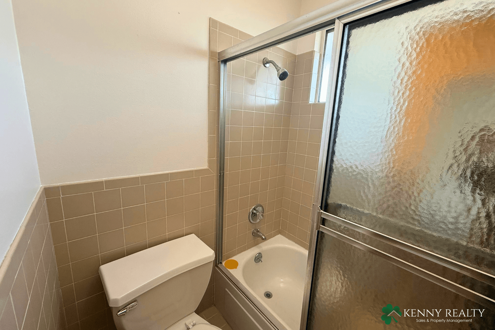 Pacifica House: 23 Holiday Court