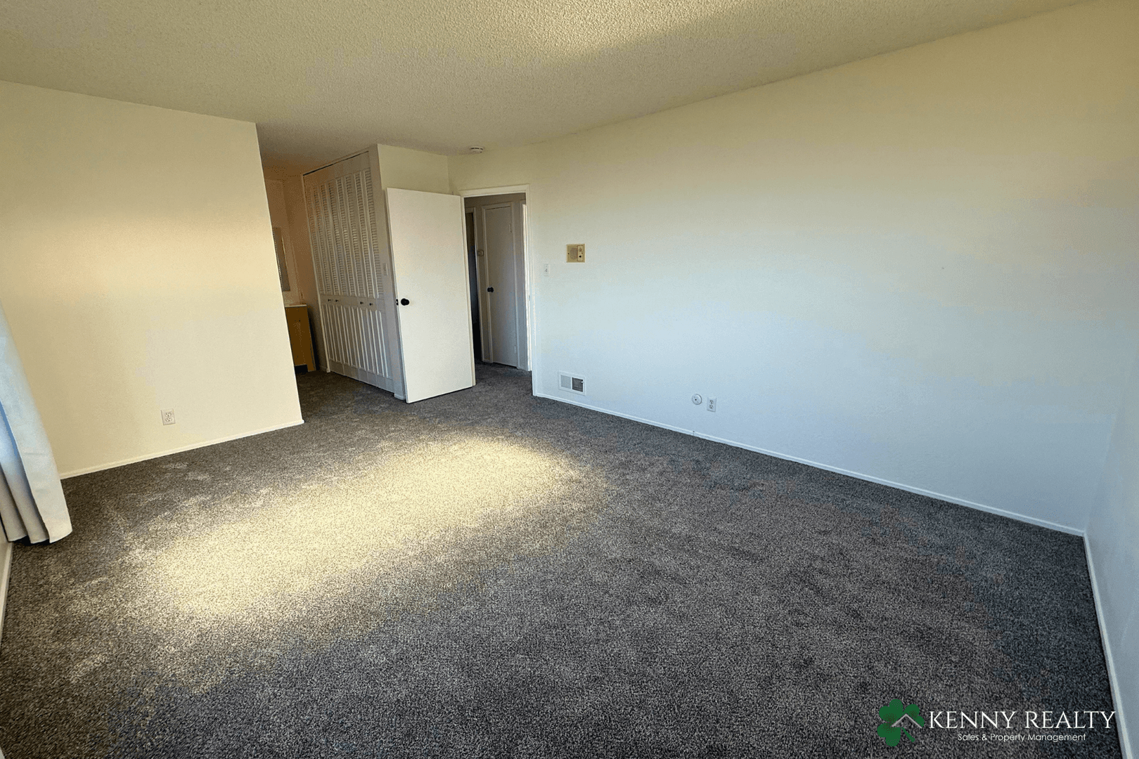 Pacifica House: 23 Holiday Court