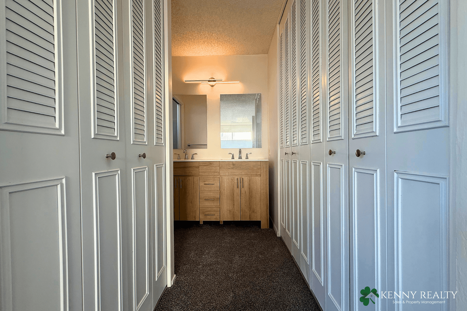 Pacifica House: 23 Holiday Court