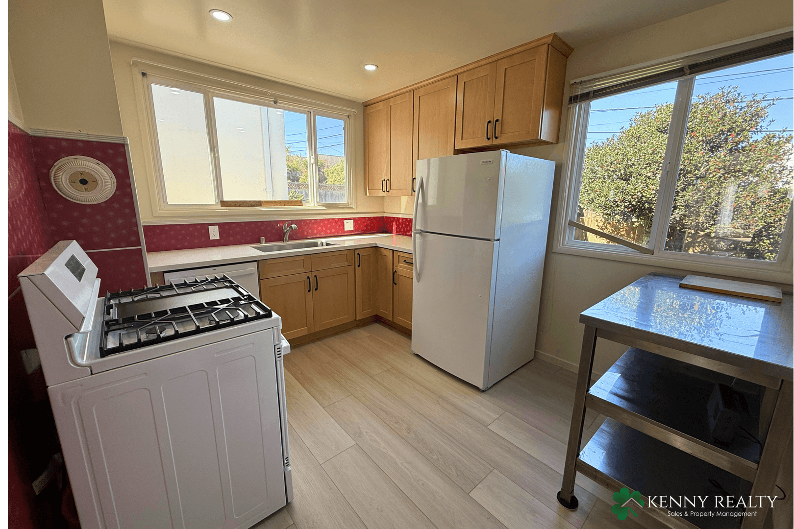 Daly City House: 654 N. Mayfair Ave