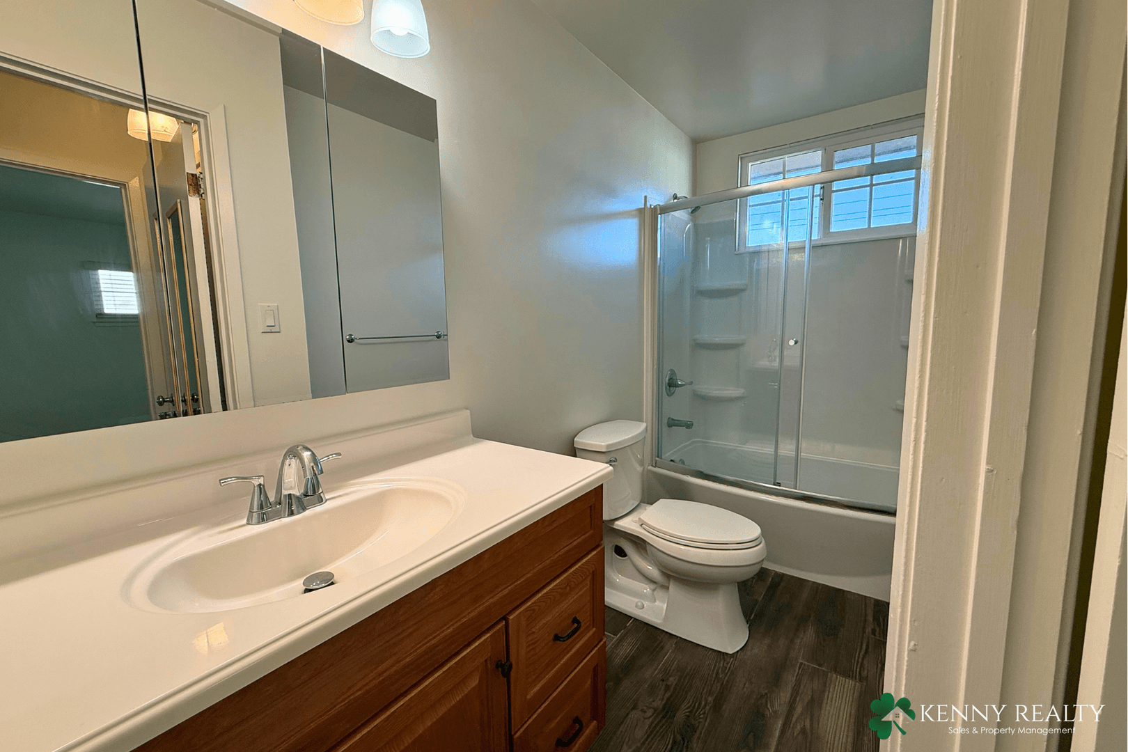 South San Francisco Apartment: 516 Railroad/ 517/519 1st Lane