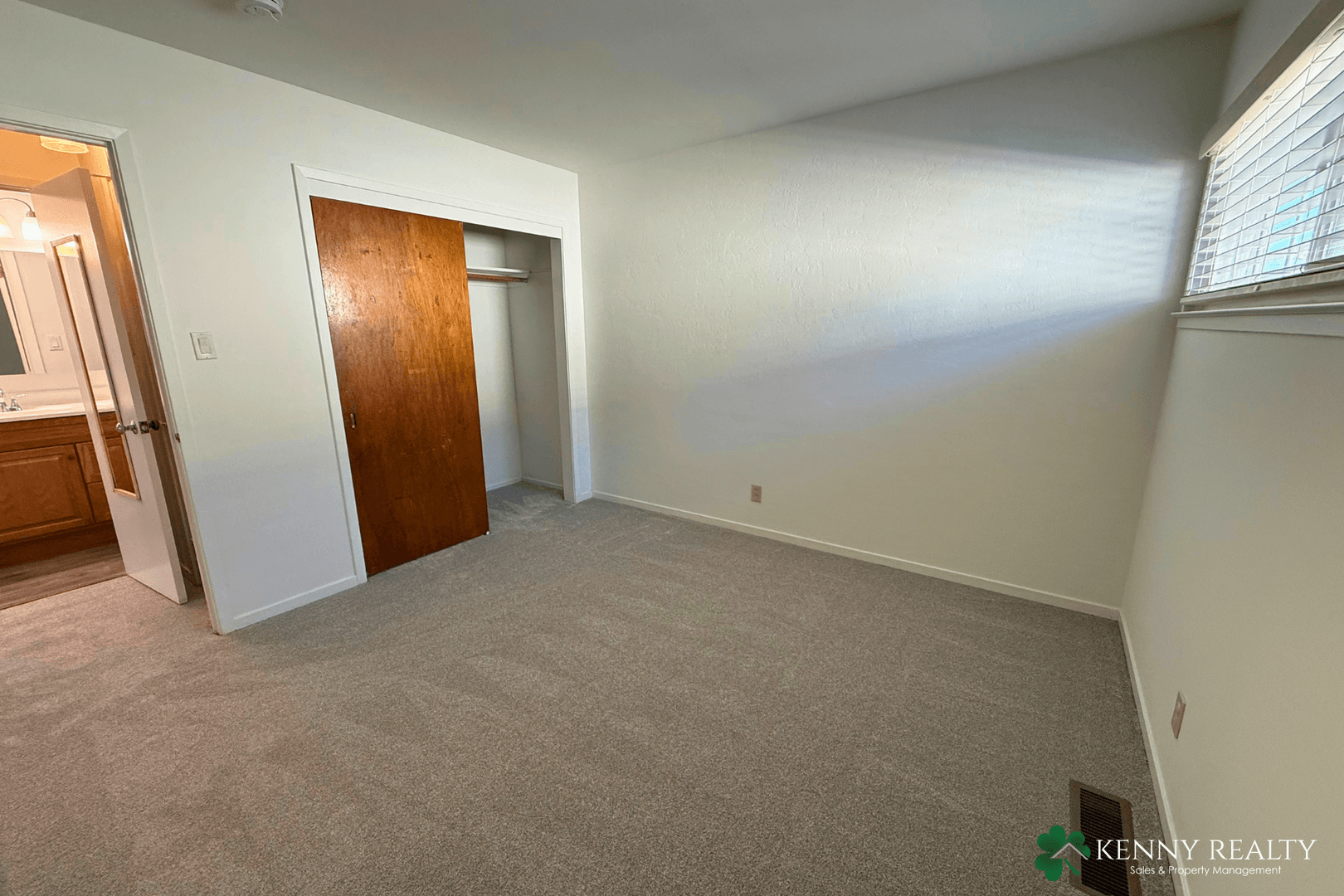 South San Francisco Apartment: 516 Railroad/ 517/519 1st Lane