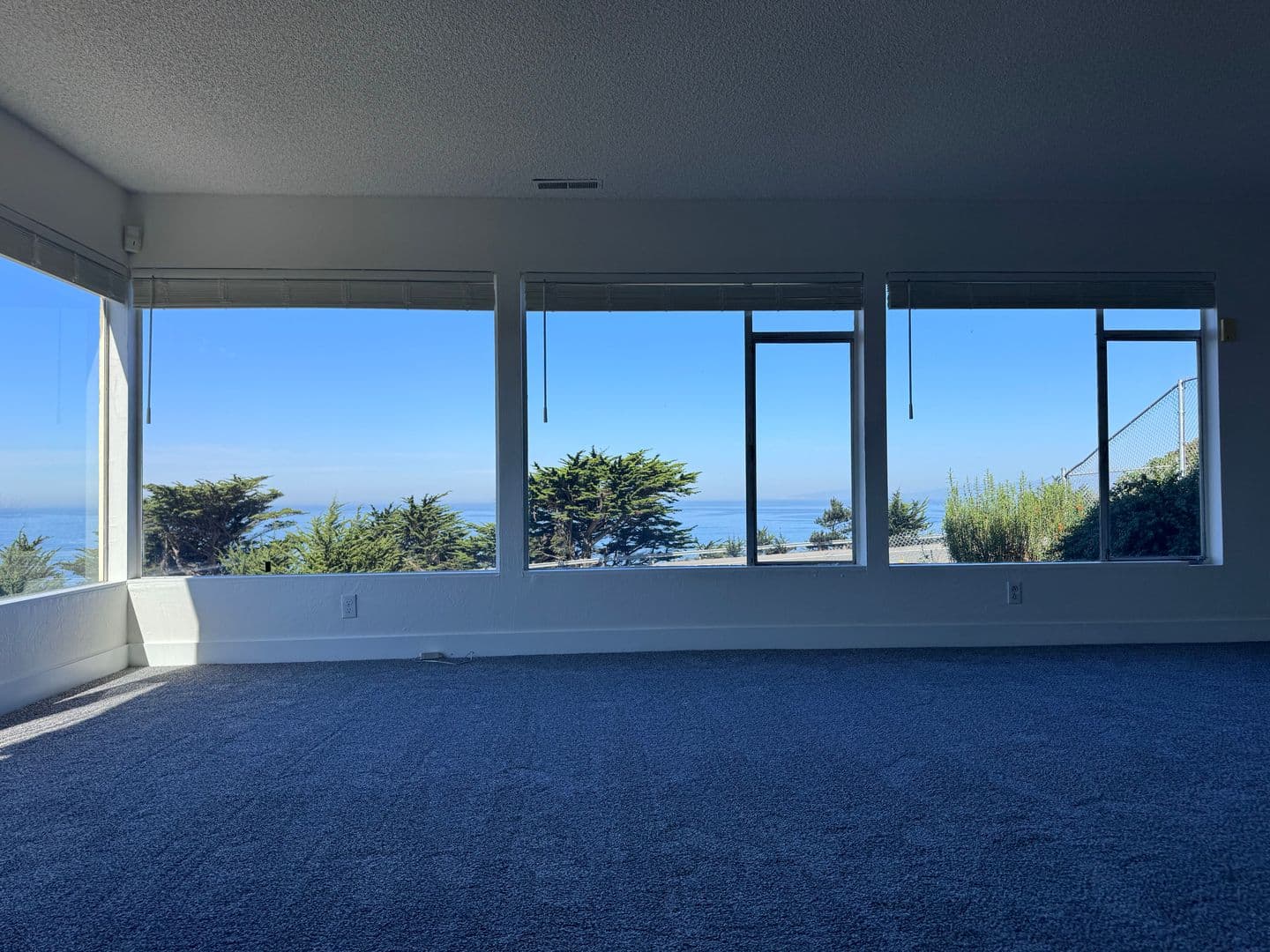 Pacifica House: 23 Holiday Court