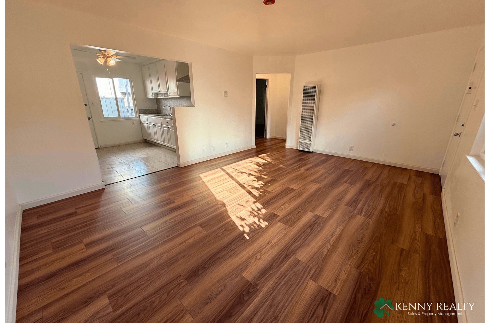 Burlingame House: 900 Larkspur Drive