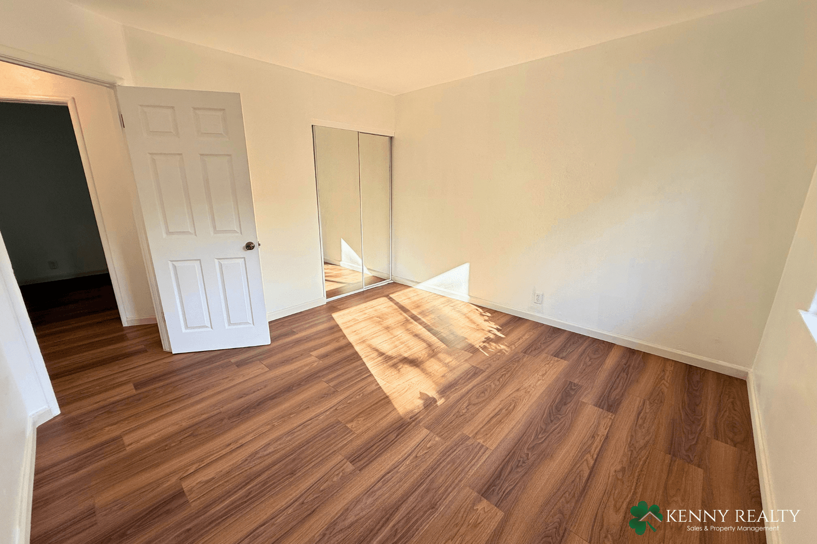 Burlingame House: 900 Larkspur Drive