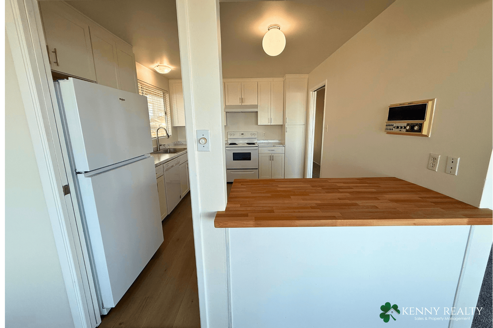 Pacifica House: 23 Holiday Court