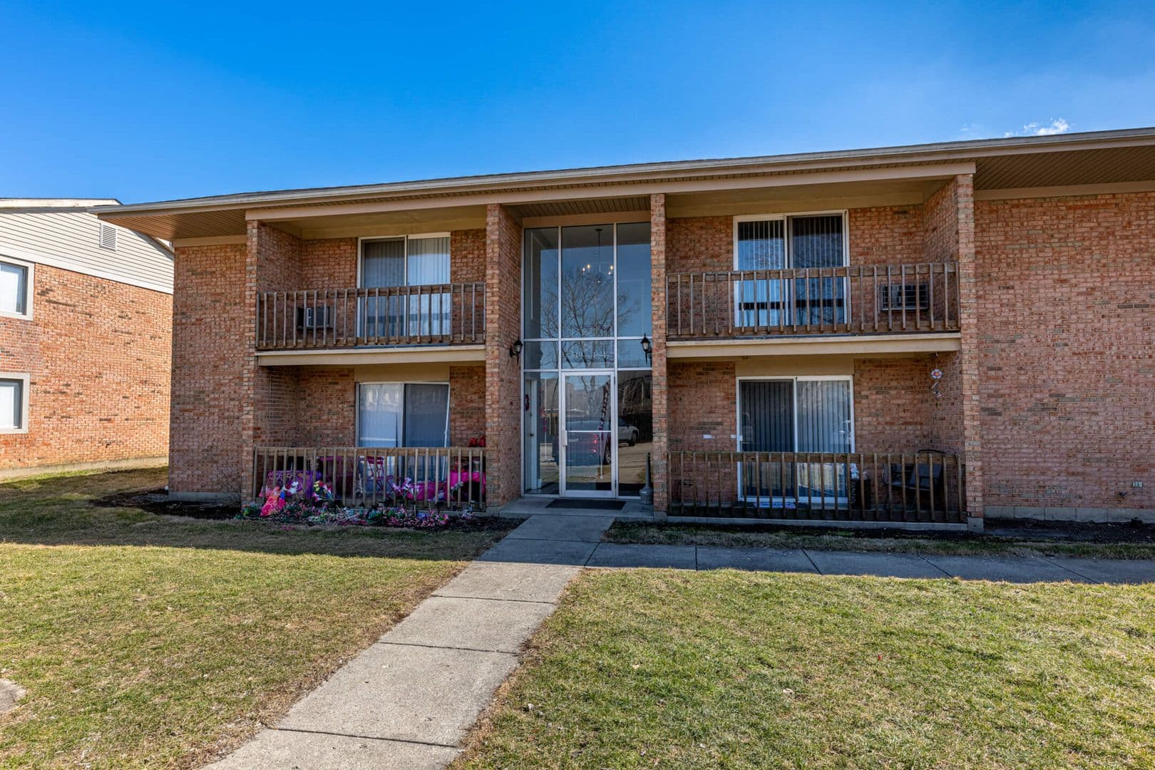 Englewood Apartment: 519 S. Main Street