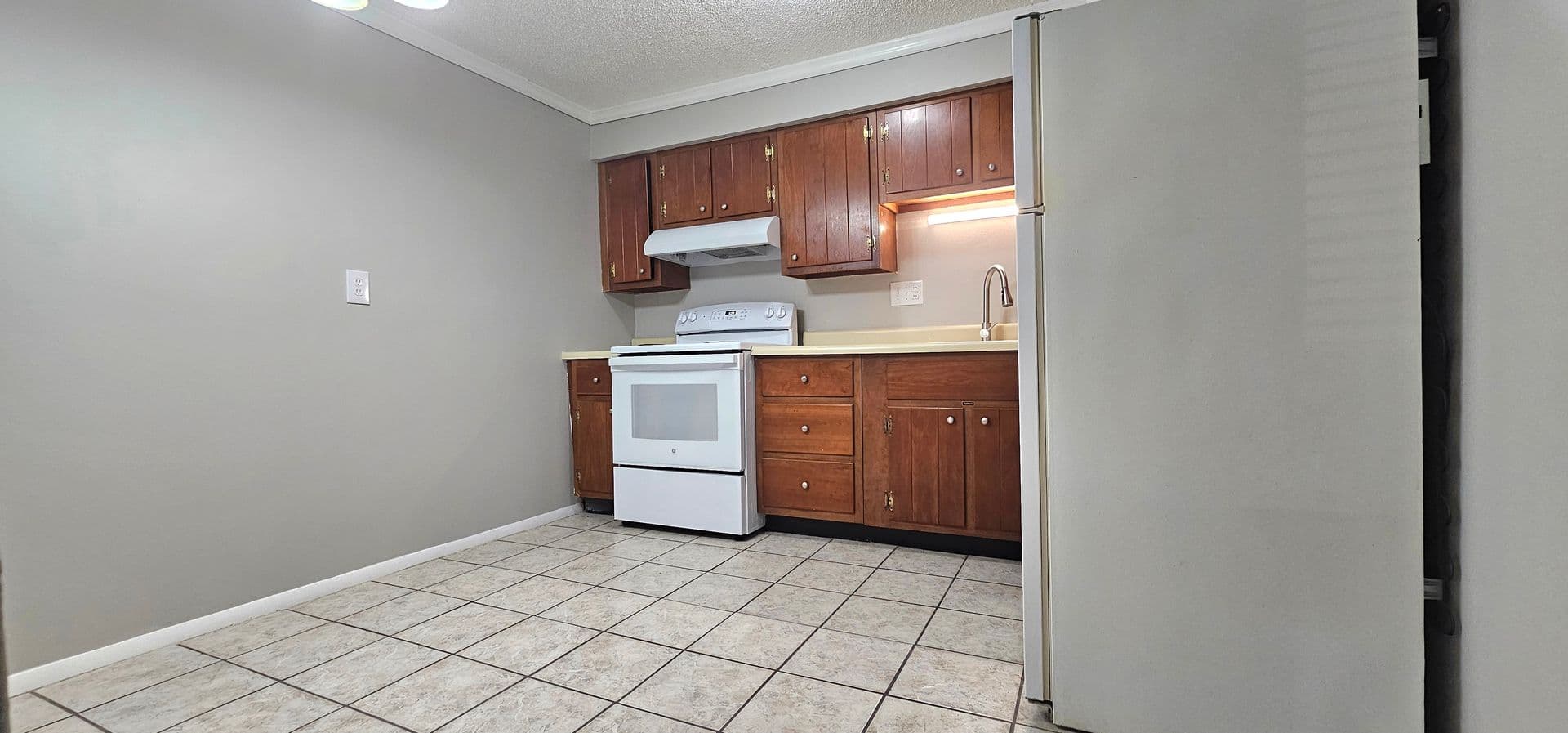 Vandalia Apartment: 314 Kenbrook Drive