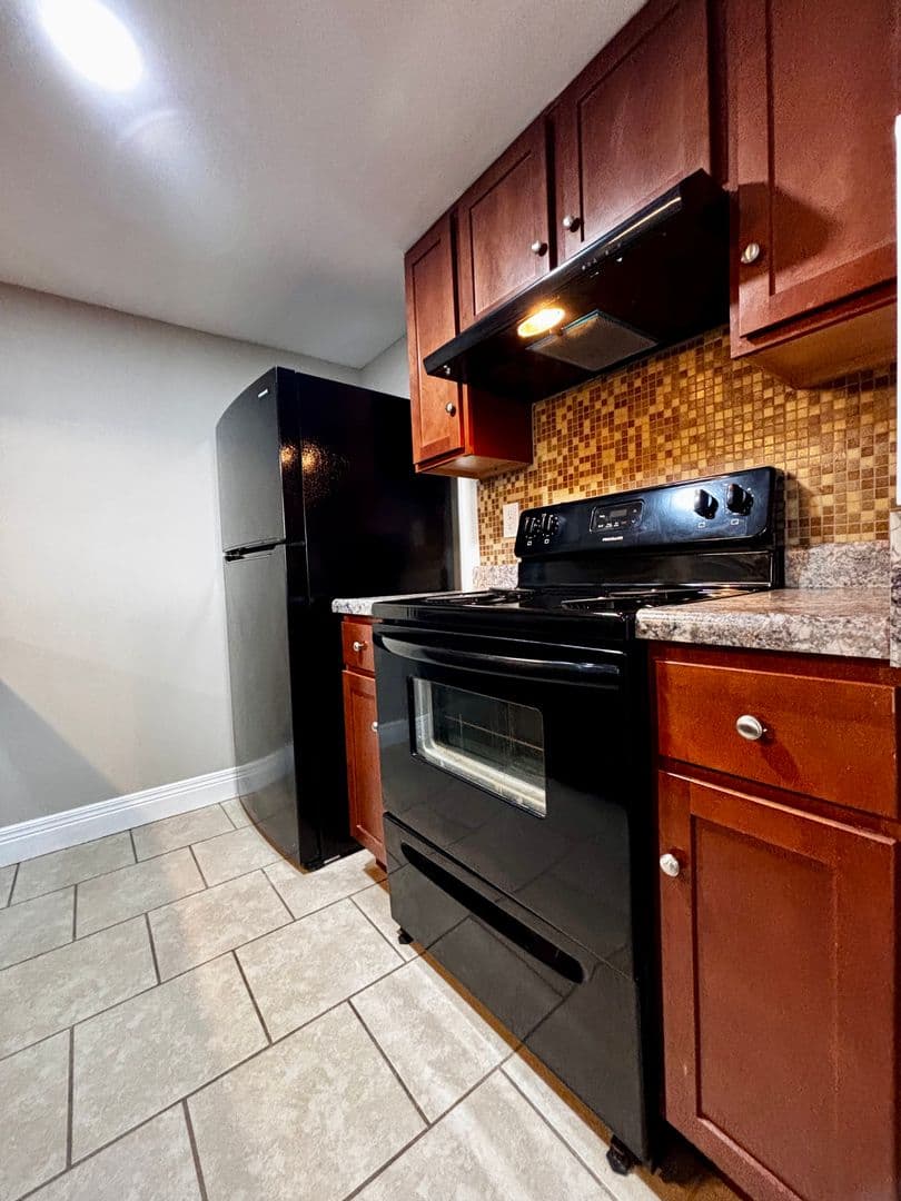 Kettering Apartment: 4420 - 4440  Flowerdale Avenue