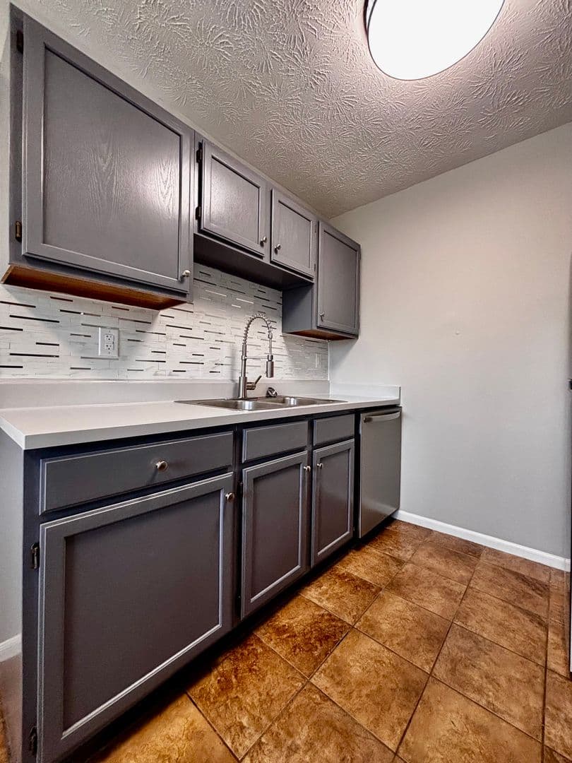 Englewood Apartment: 521 S. Main Street