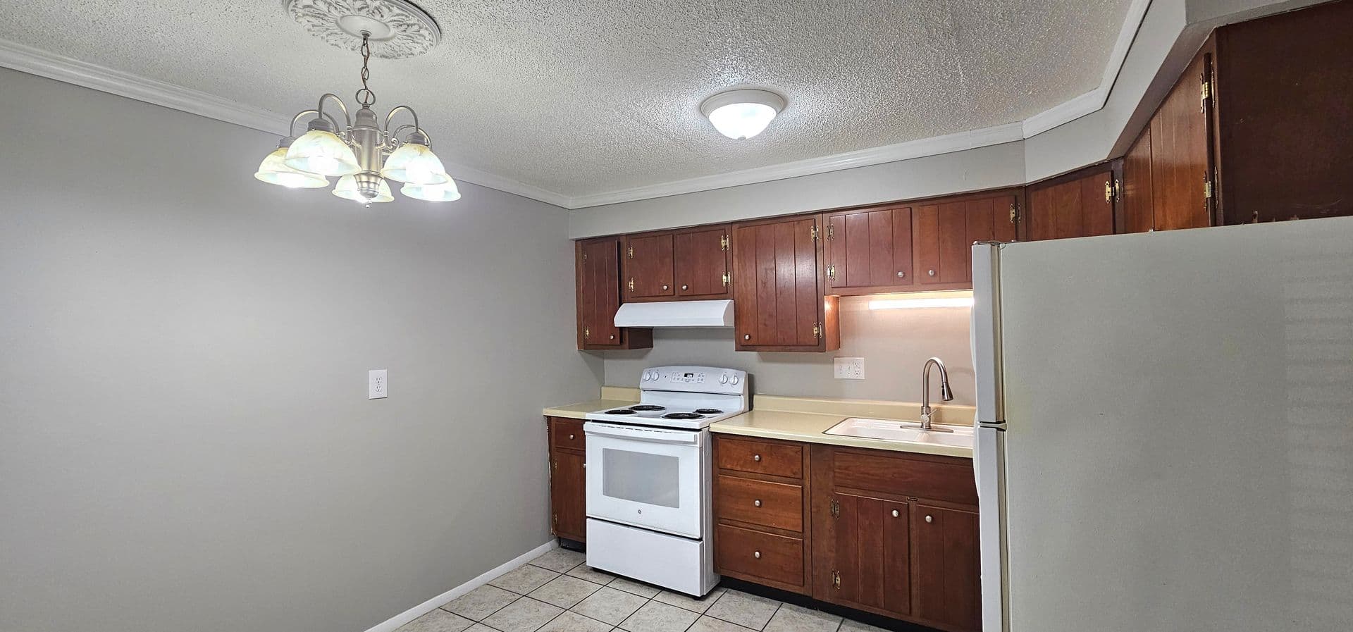 Vandalia Apartment: 314 Kenbrook Drive