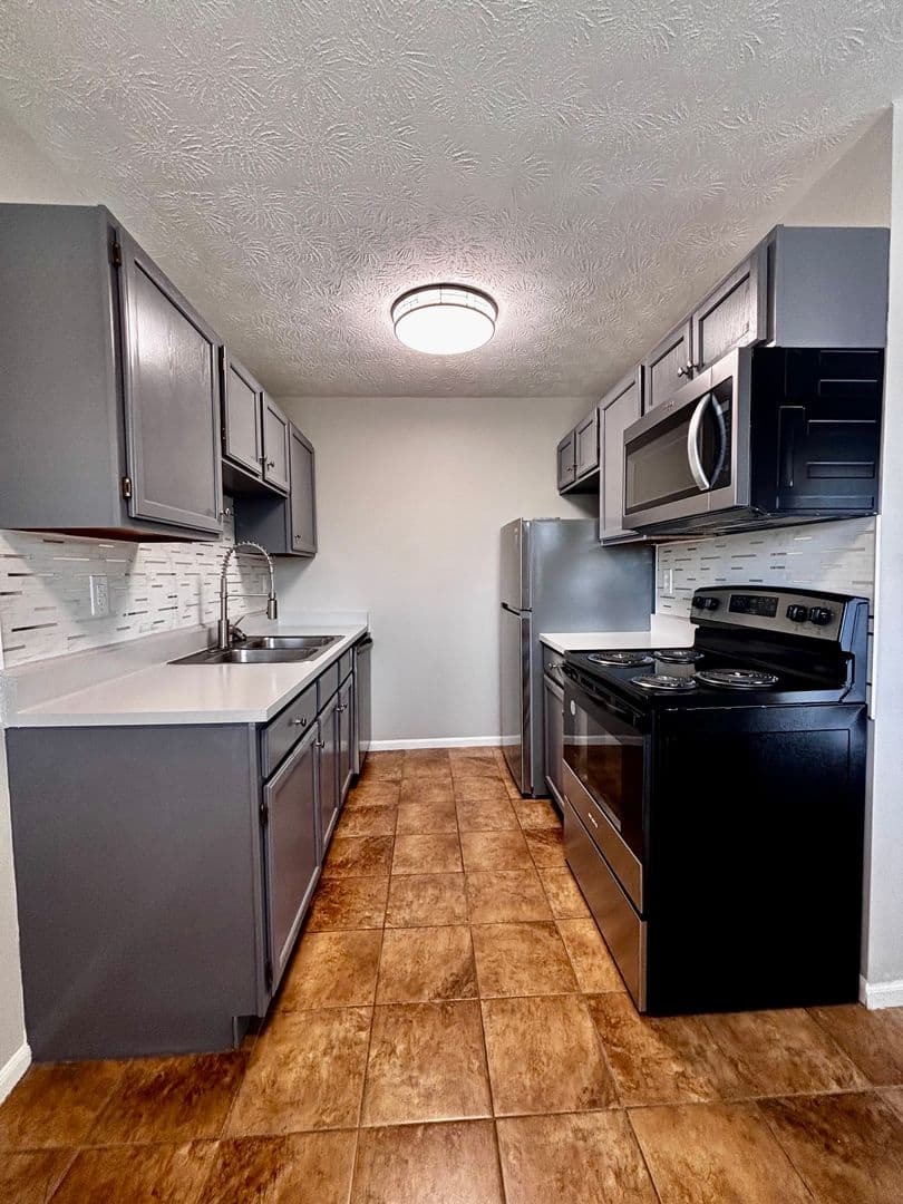 Englewood Apartment: 521 S. Main Street