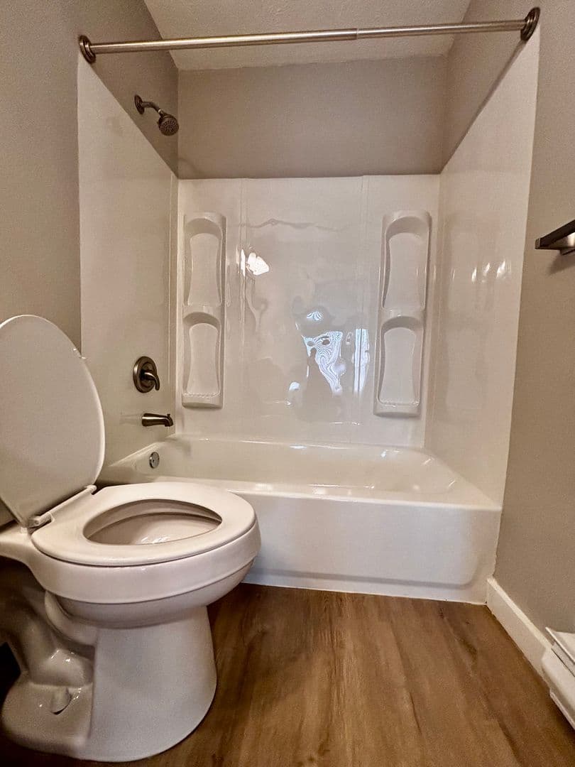 Englewood Apartment: 521 S. Main Street