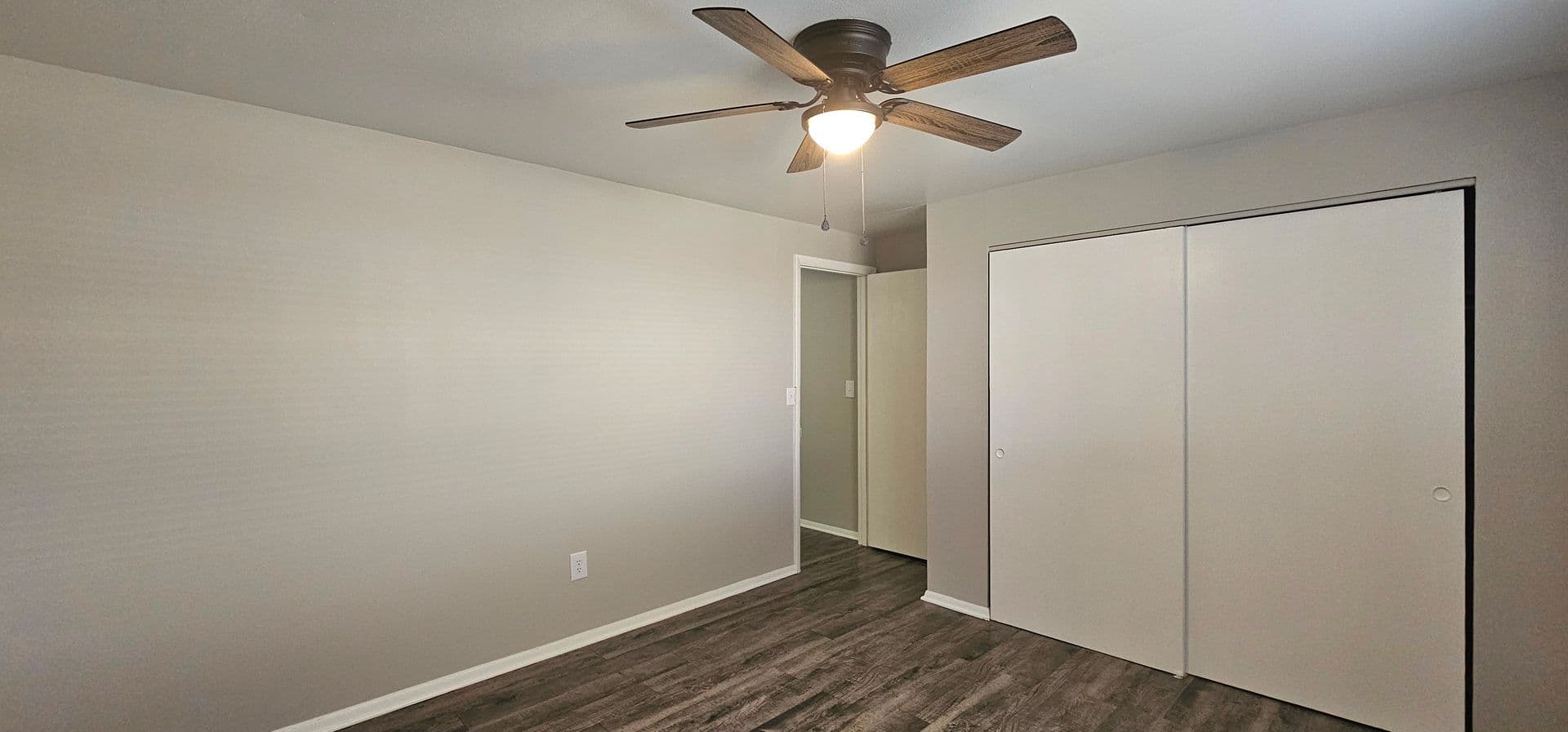 Vandalia Apartment: 314 Kenbrook Drive