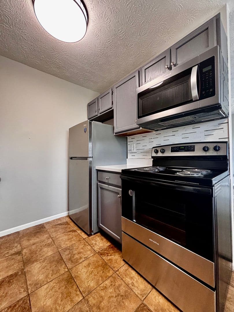 Englewood Apartment: 521 S. Main Street