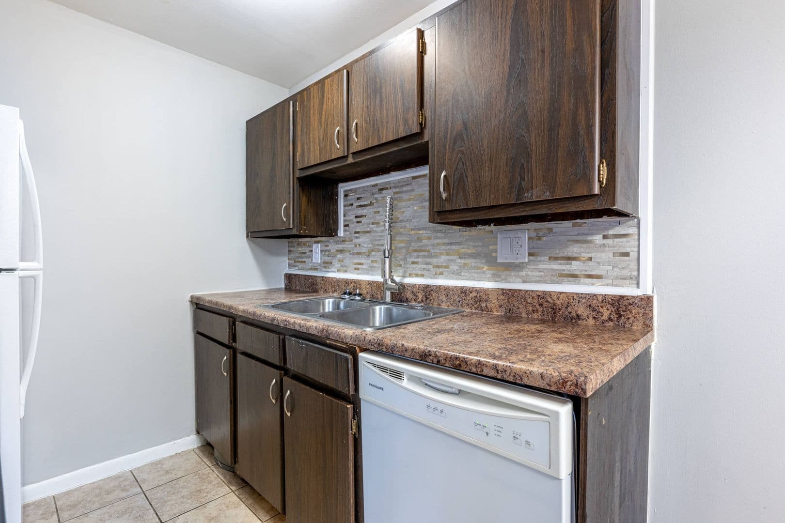 Englewood Apartment: 519 S. Main Street