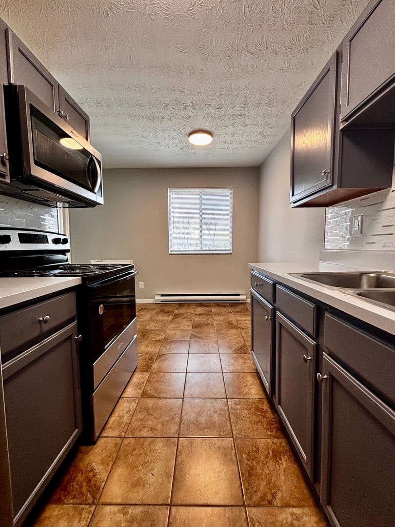 Englewood Apartment: 521 S. Main Street