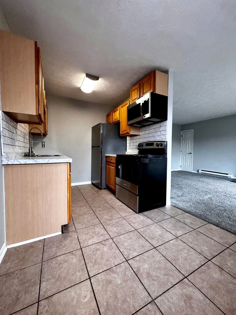 Englewood Apartment: 521 S. Main Street