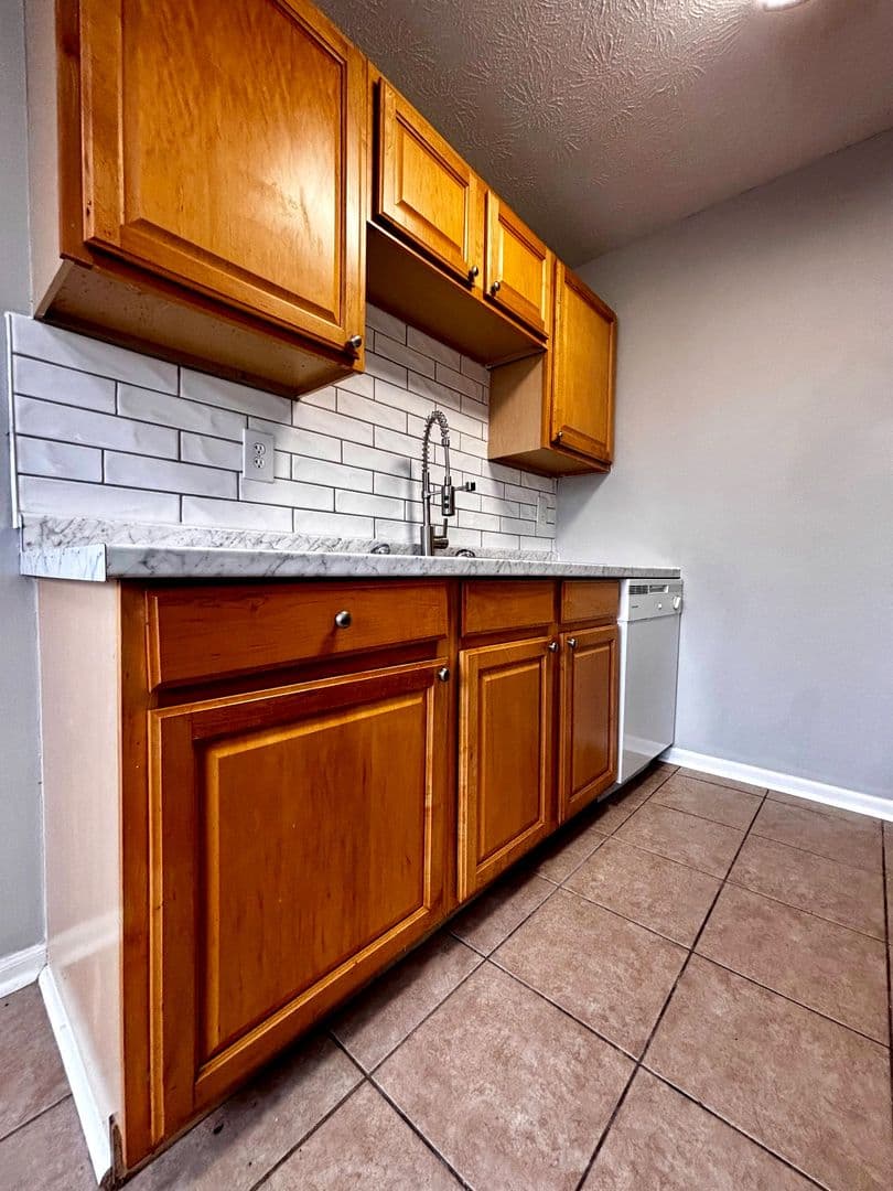 Englewood Apartment: 521 S. Main Street