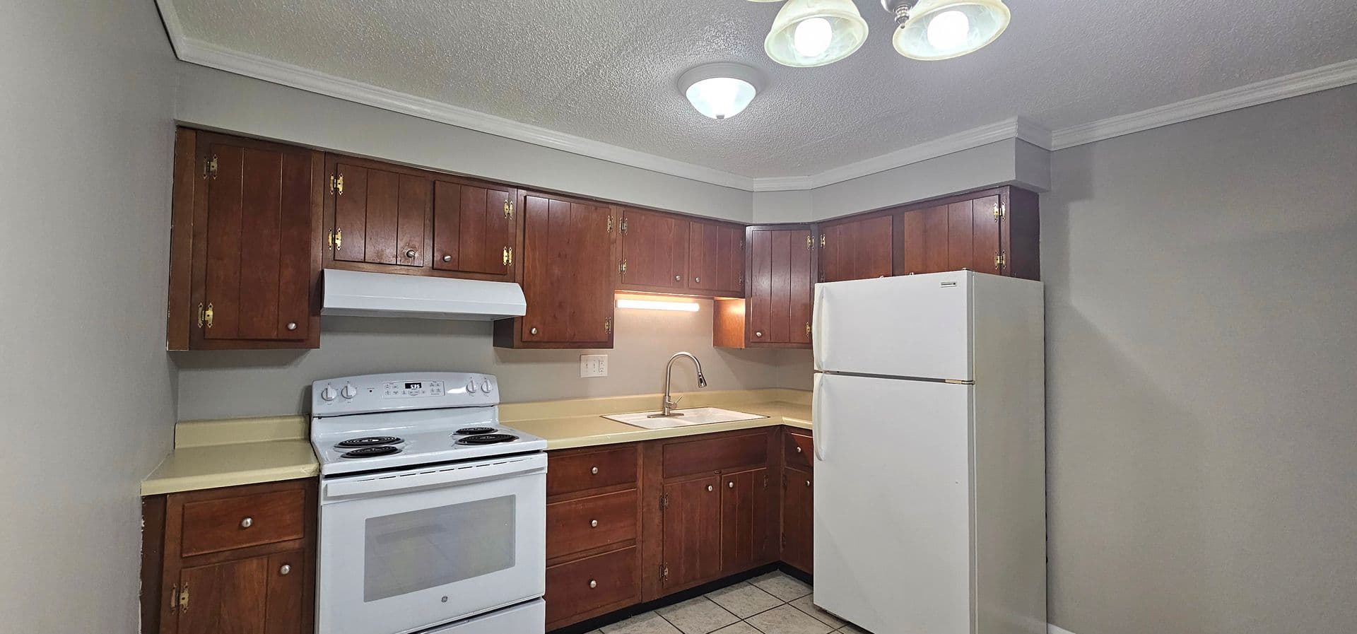Vandalia Apartment: 314 Kenbrook Drive