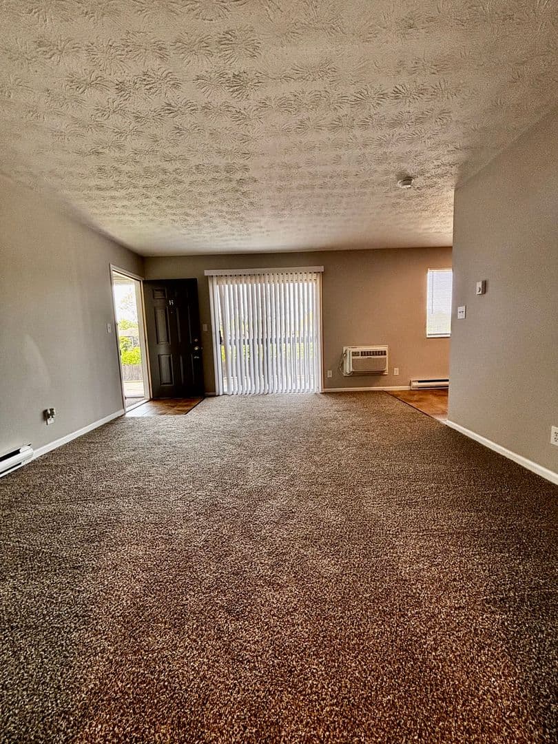 Englewood Apartment: 521 S. Main Street
