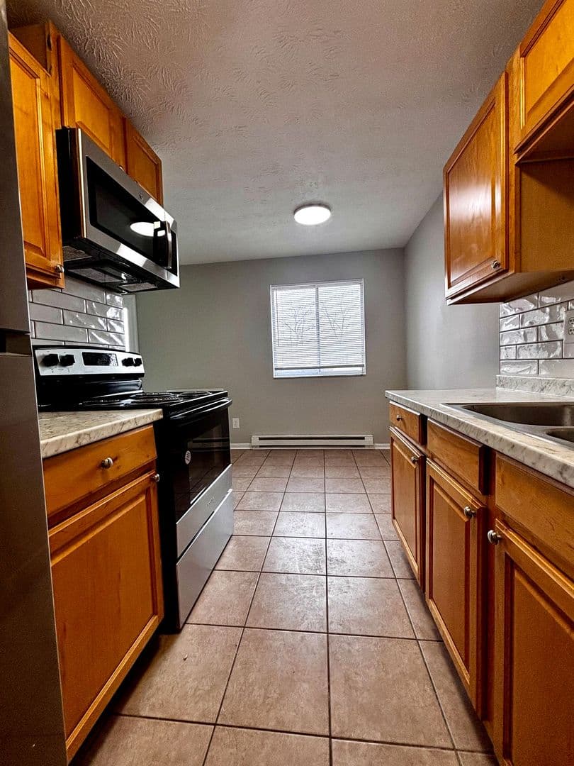 Englewood Apartment: 521 S. Main Street