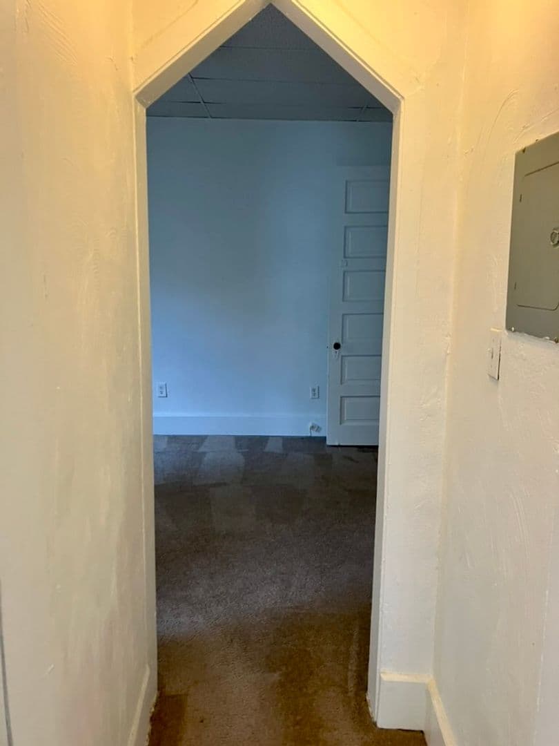 Pittsburgh Apartment: 218 North Craig St