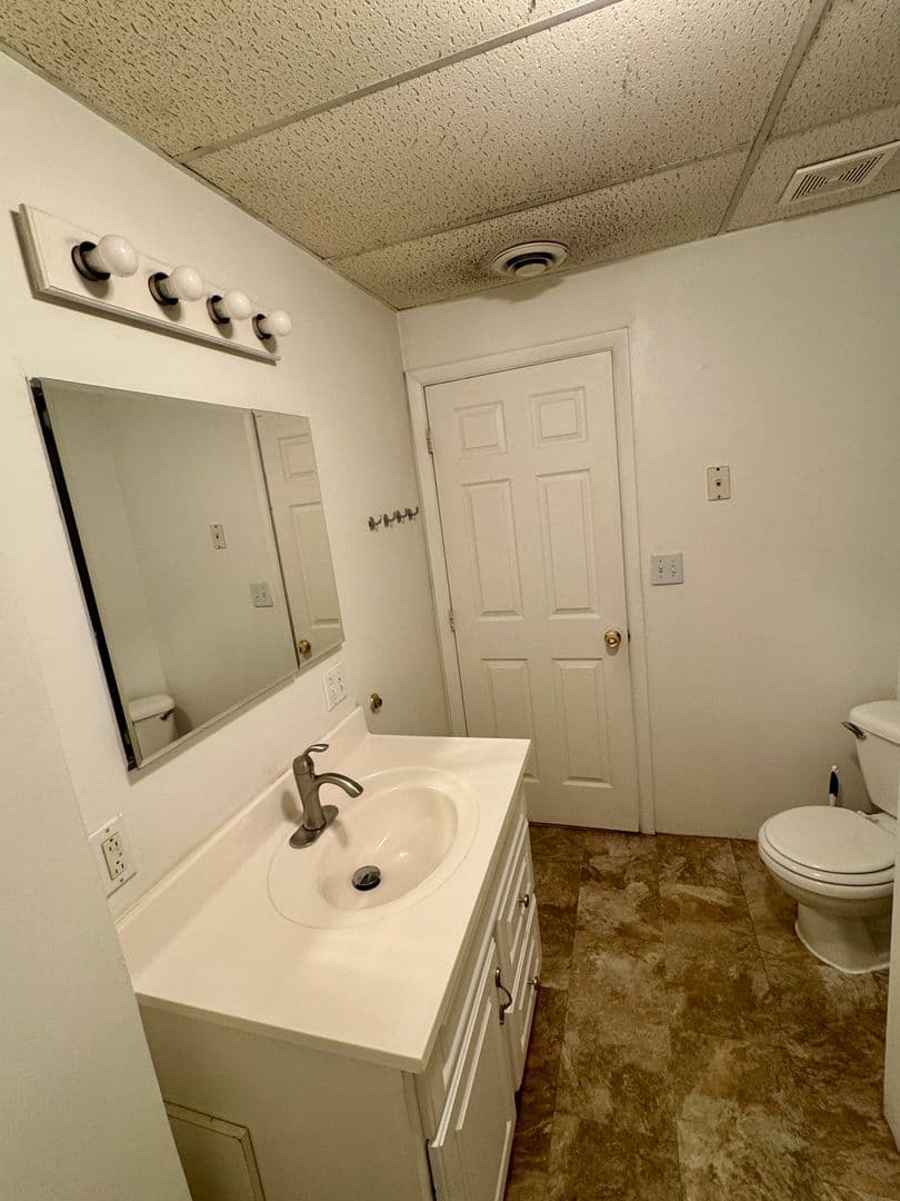 Pittsburgh Apartment: 5752 Ellsworth Ave