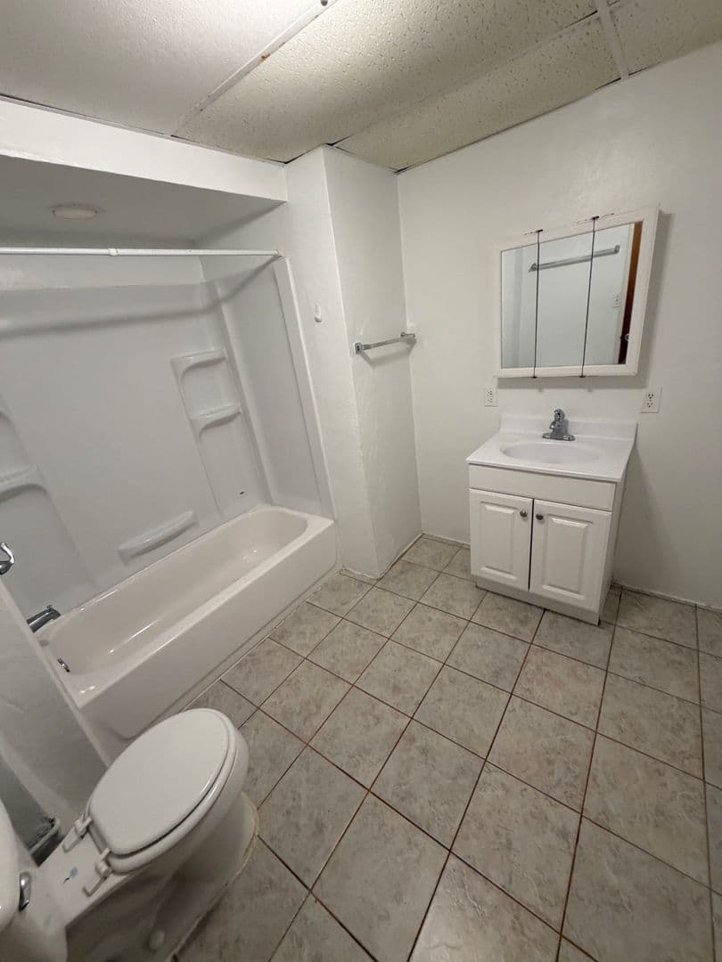 Pittsburgh Apartment: 218 North Craig St
