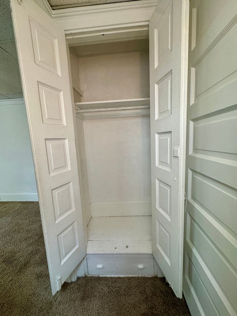 Pittsburgh Apartment: 222 N. Craig St.