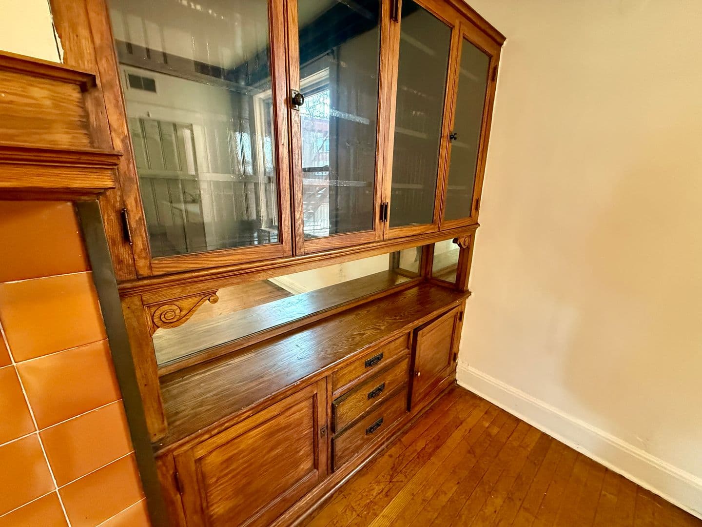 Pittsburgh Apartment: 5752 Ellsworth Ave
