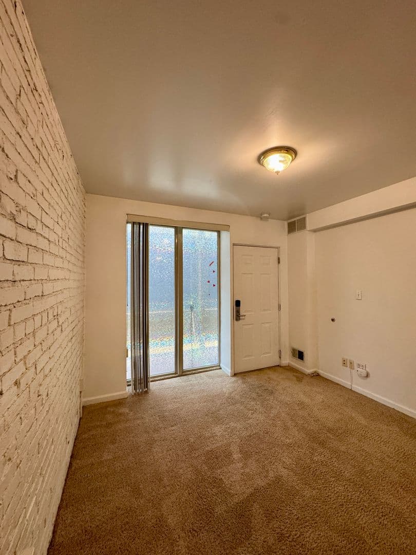 Pittsburgh Apartment: 3401 Forbes Ave