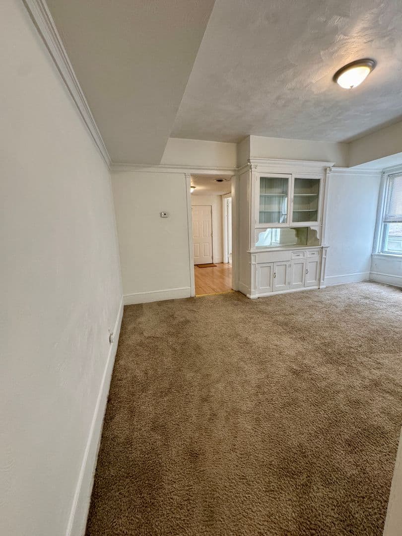 Pittsburgh Apartment: 218 North Craig St