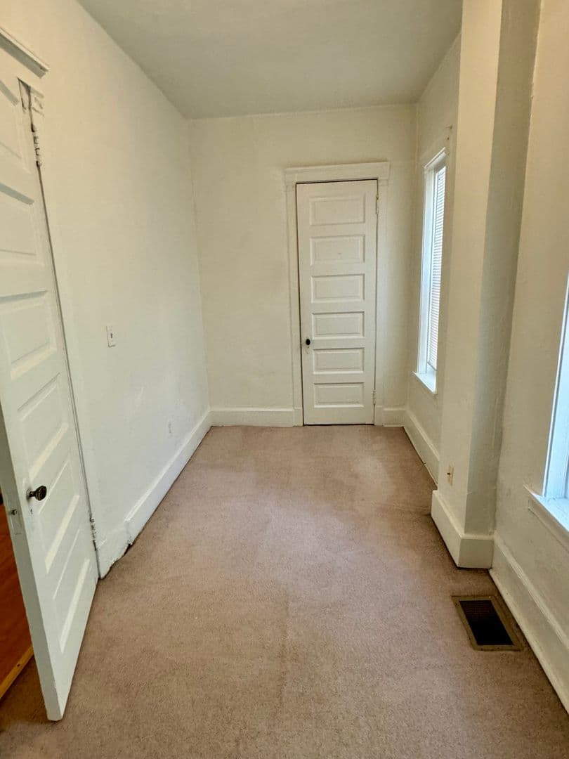 Pittsburgh Apartment: 222 N. Craig St.