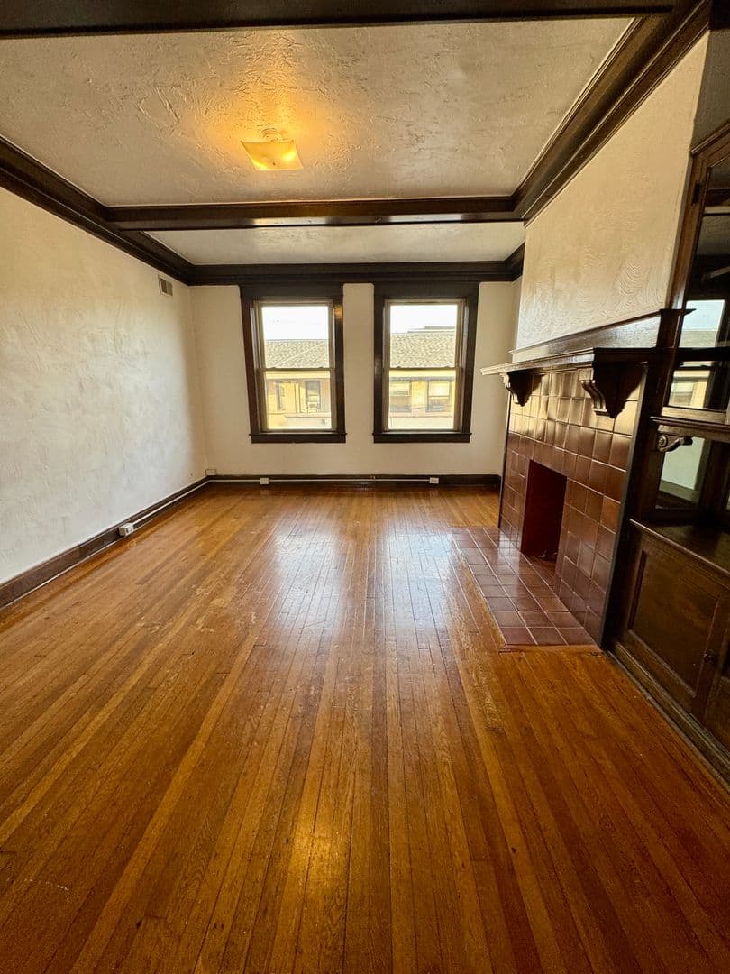 Pittsburgh Apartment: 5752 Ellsworth Ave
