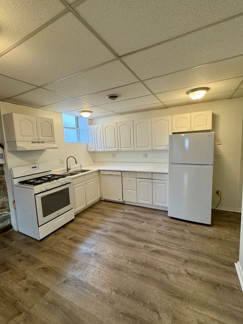 Pittsburgh Apartment: 5752 Ellsworth Ave